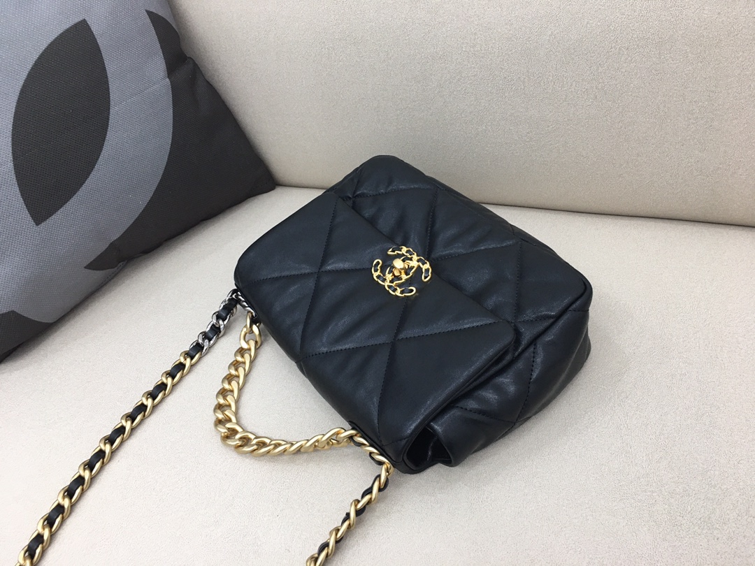 Lambskin 19 Handbag Flap Bag AS1160 Black